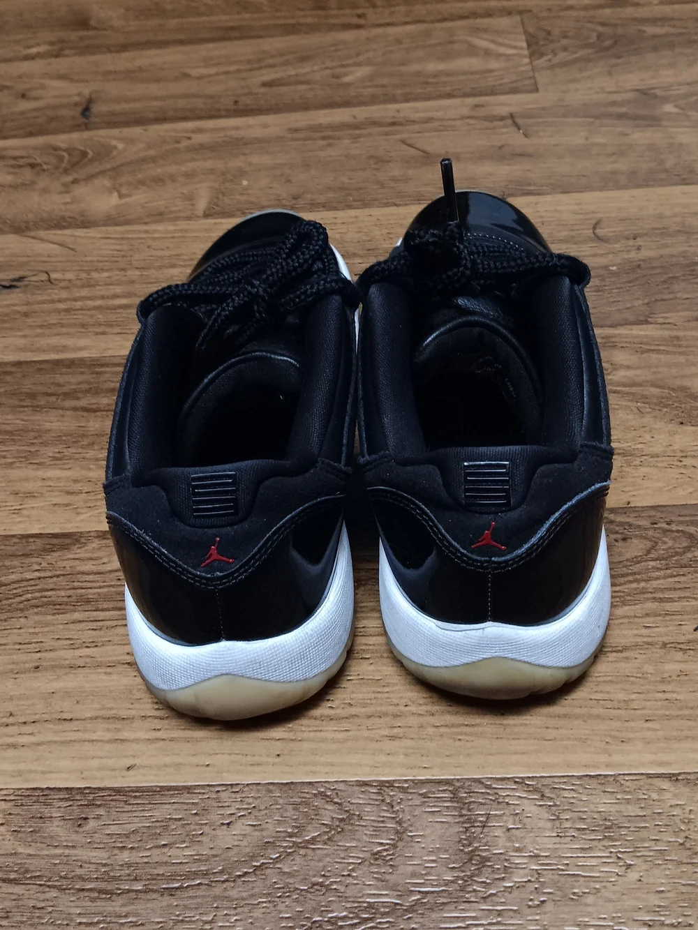 NIKE AIR JORDAN  11 XI Retro Low  72-10 Black Gym Red  528896 001 Sneakers SZ 6Y